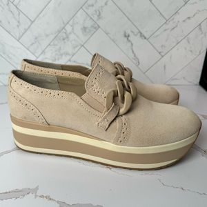 Dolce Vita Jhenee Sneakers Dune Suede Shoes Size 8.5 runs LARGE!